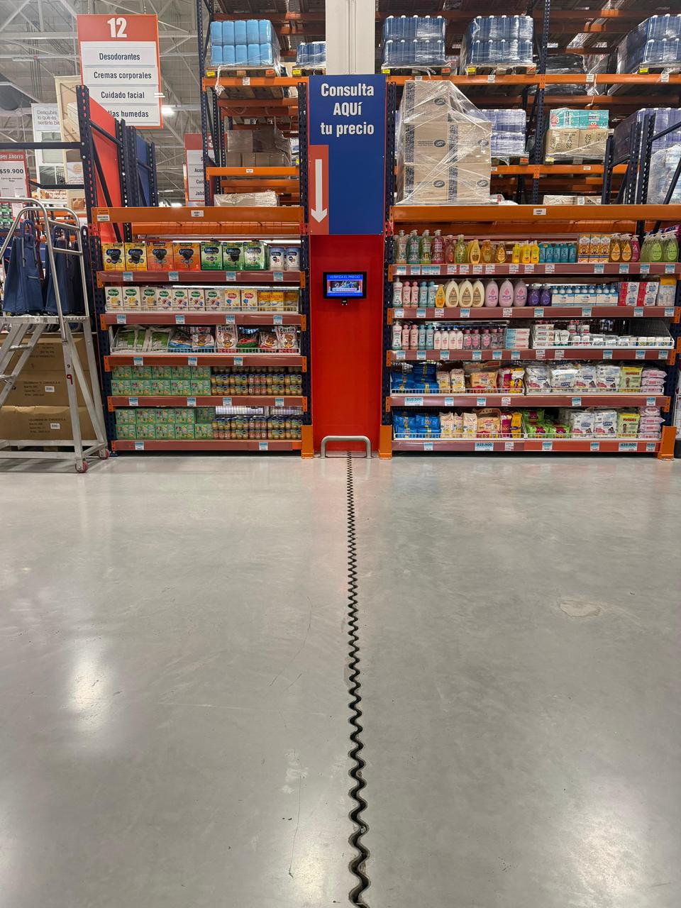 Maintenance-free industrial concrete floor joint with continuous load transfer